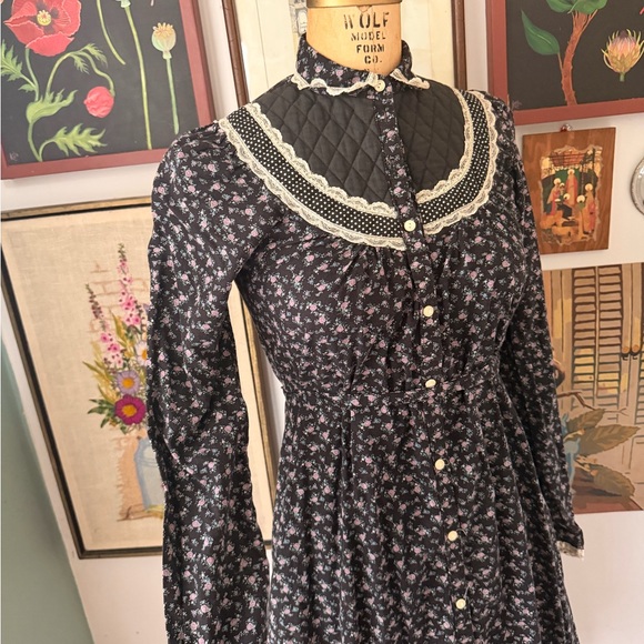 Gunne Sax Blue and White Floral Long Sleeve Midi Prairie Dress - Picture 3 of 8